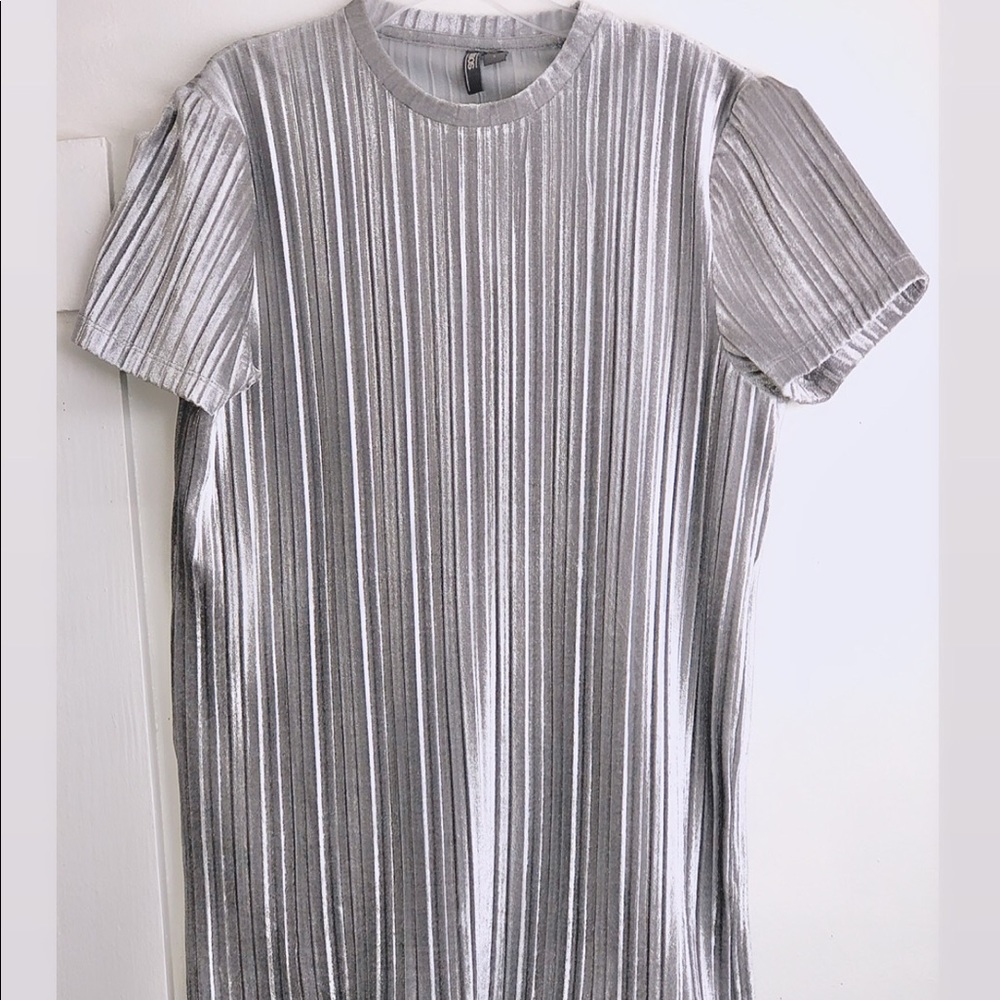 ASOS. Longline T-shirt. Body-fit. Small velour
